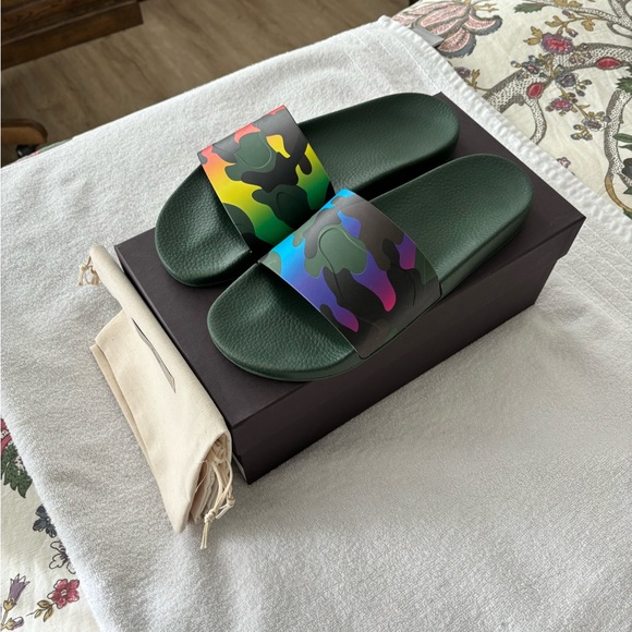 Valentino pool slides - men’s UK 10/EU 44. Gently used. - Picture 3 of 8